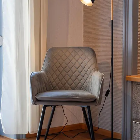 Special Roger F Rabbit 1 Apartment, Roche Towers, 10-star Базель