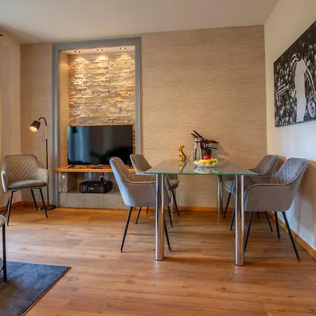 Special Roger F Rabbit 1 Apartment, Roche Towers, 10-star Базель