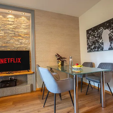 Special Roger F Rabbit 1 Apartment, Roche Towers, 10-star Апартаменты